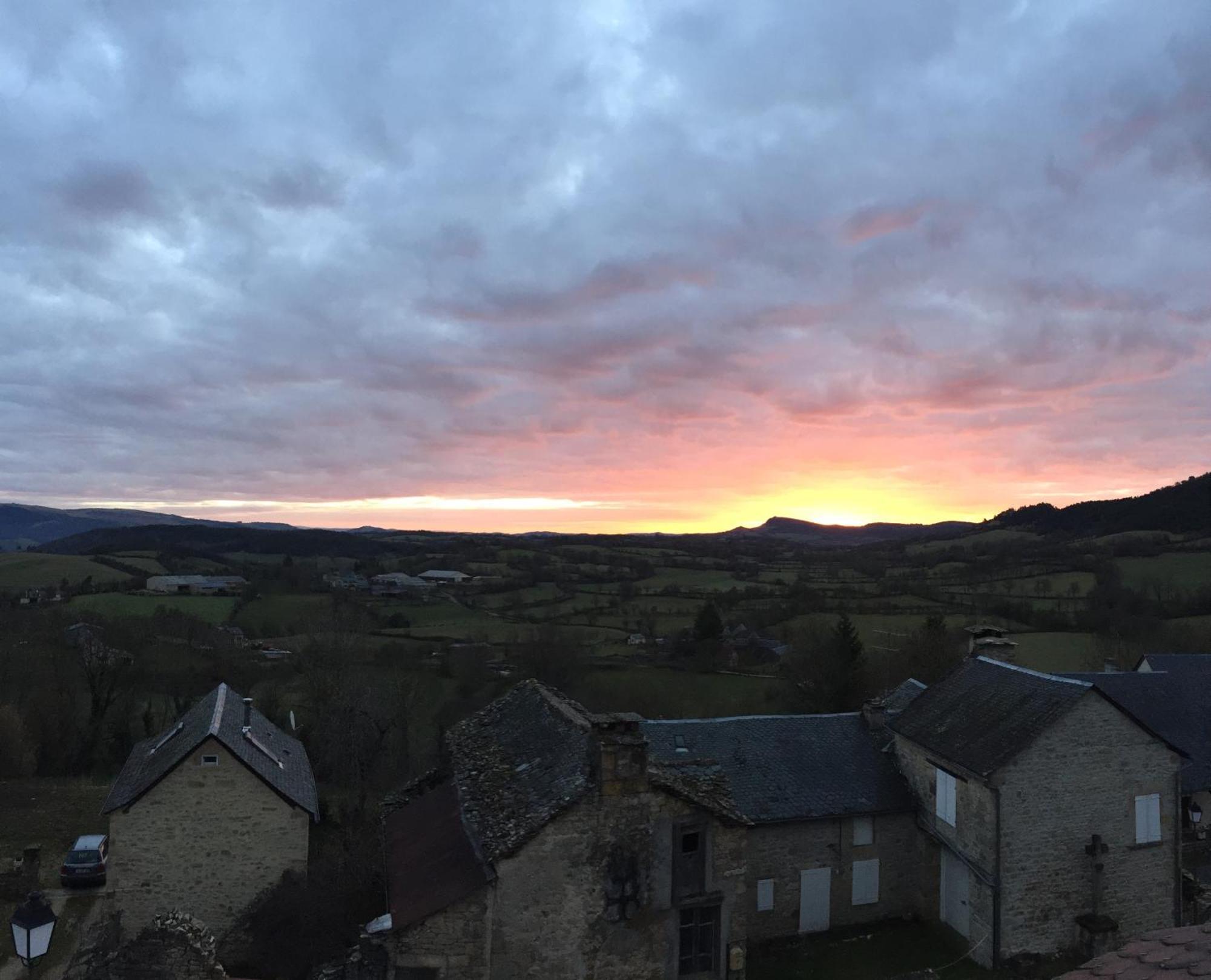 L'Echappee Belle, Vue Panoramique Sur La Campagne Villa Saint-Saturnin-de-Lenne Exterior foto